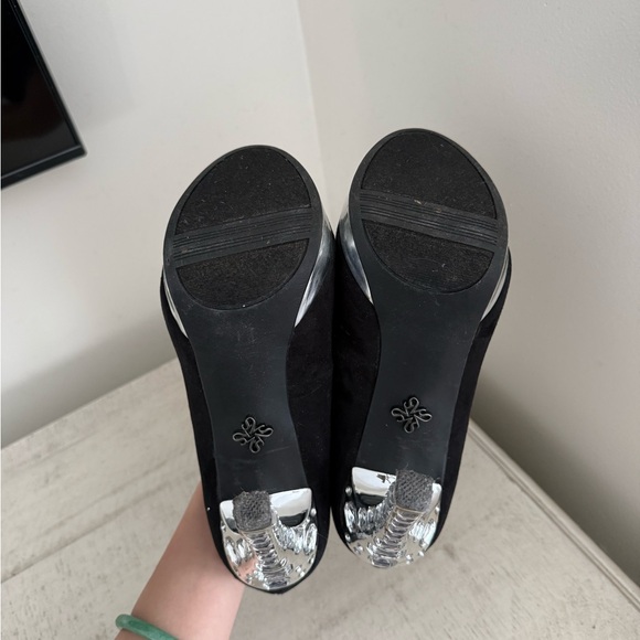 Simply Vera Vera Wang Black and Silver High Heels - Picture 7 of 9